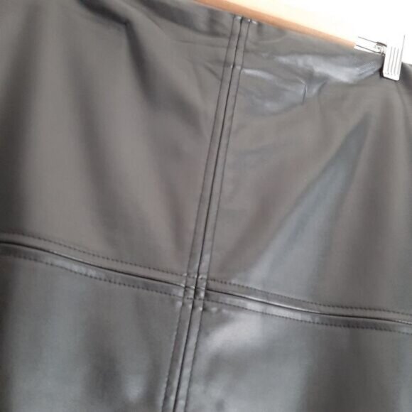 EDIT Back Zipper Slit Vegan Faux Leather Pencil Mini Skirt Black Sz 8 - Picture 4 of 13